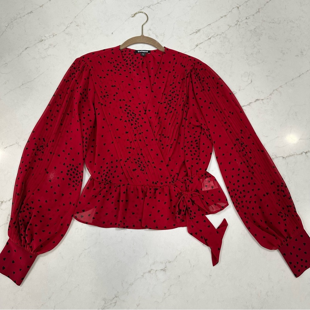 ✨SOLD✨Express ❤️ Heart Blouse